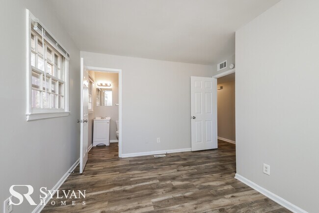 Building Photo - Come view this adorable, move-in ready home