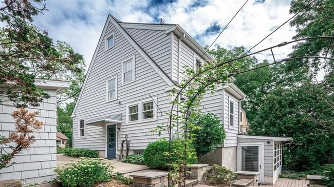 Building Photo - 1205 Miller Ave