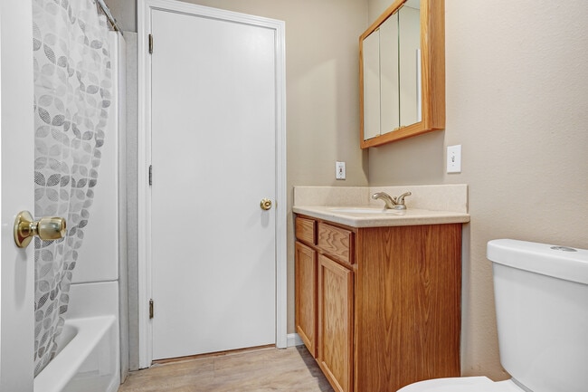 Building Photo - 6682 Ventura Ct