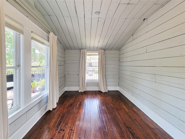 Building Photo - 3702 Audubon Pl
