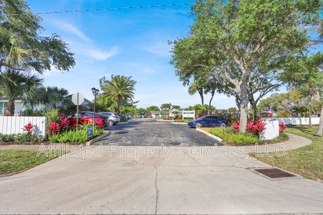 Building Photo - 4011 36th Ct