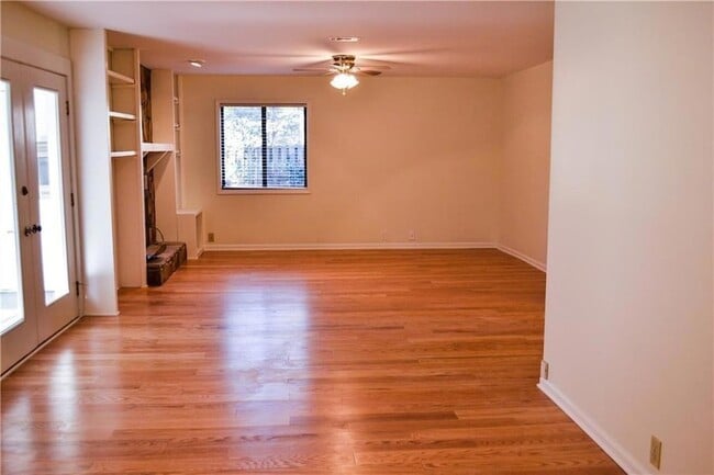 Building Photo - 1209 Fairfield Drive