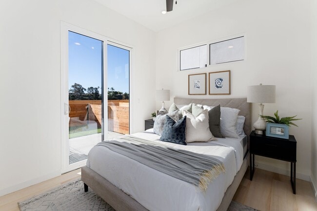 Building Photo - Private Yard Space, No Shared Walls, Views, New Luxury