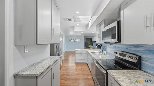 Building Photo - 1268 Lakeside Dr W
