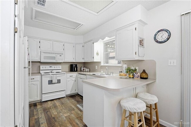 Building Photo - 12 Pisces St