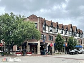 Building Photo - 811 Elm St
