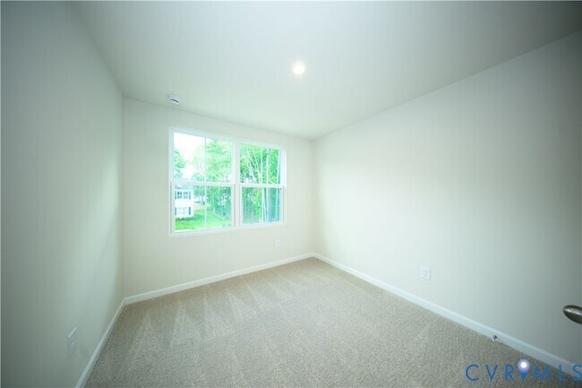 Building Photo - 1121 Canterbury Rdg Rd