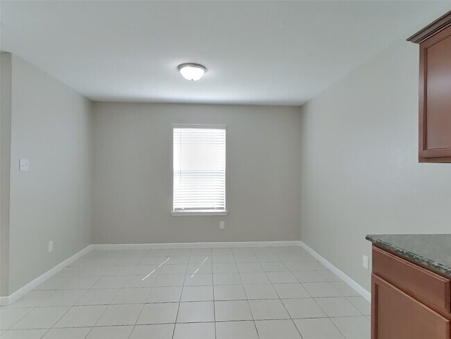 Building Photo - 713 Totem Trail Dr