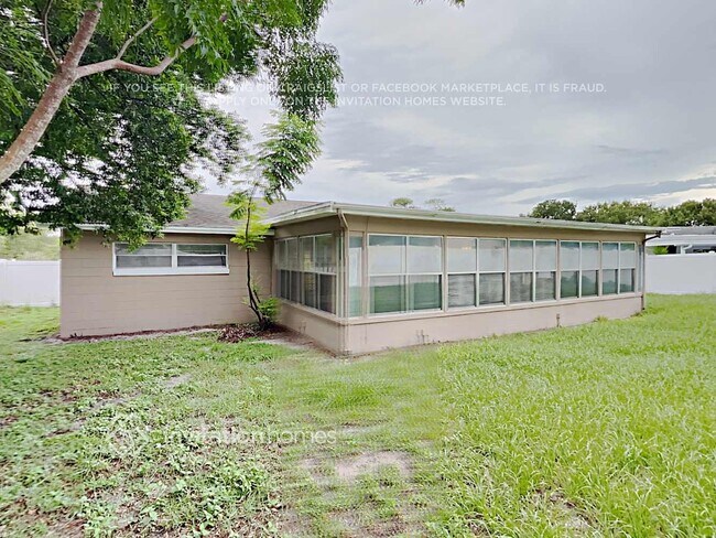 Building Photo - 132 Carriage Hill Dr