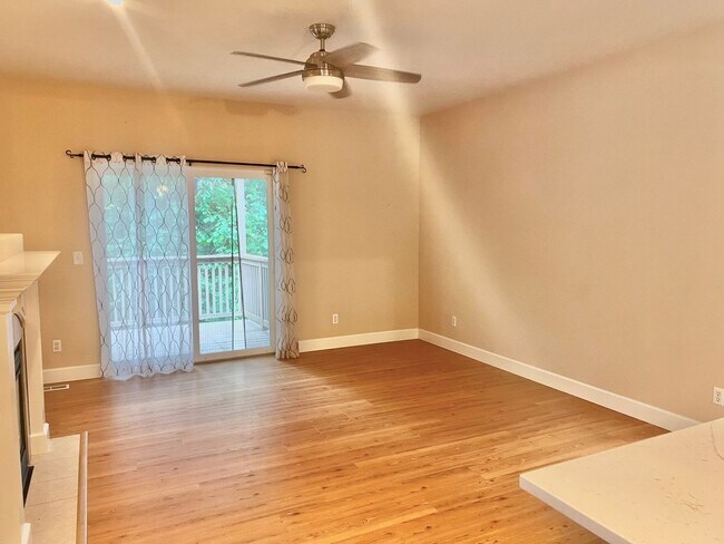Building Photo - Must See! Beautiful 3bd/ + Bonus Rm/2.5 bath/ Primary Bed on Main/ /Heat Pump/Updated Features