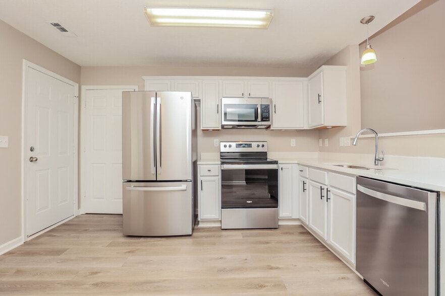 Building Photo - 3012 Deer Trail Dr