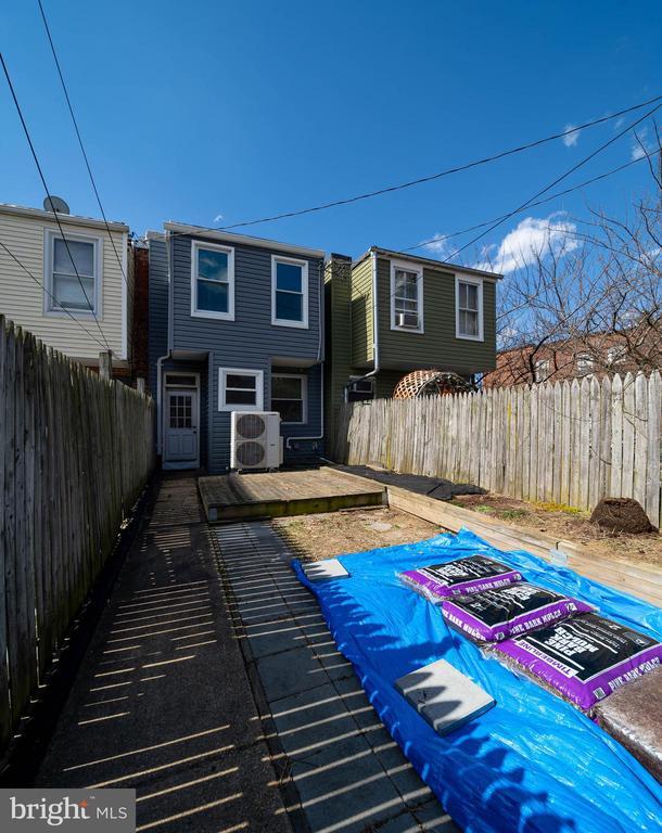 Building Photo - 4119 Falls Rd