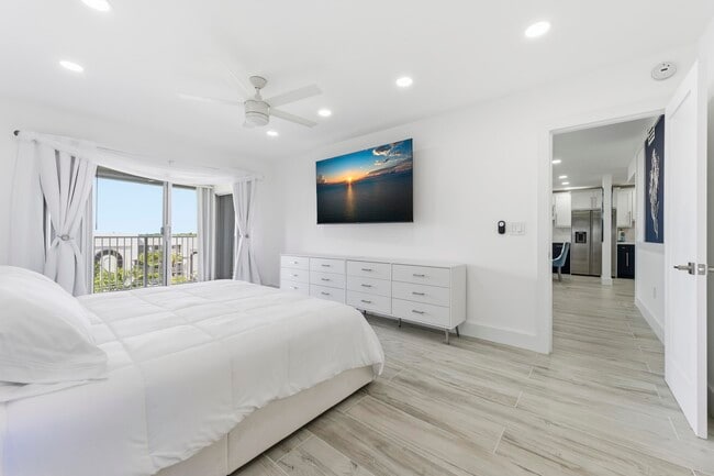 Building Photo - 3520 S Ocean Blvd