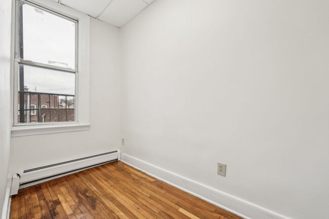 Building Photo - 570 Newark Ave