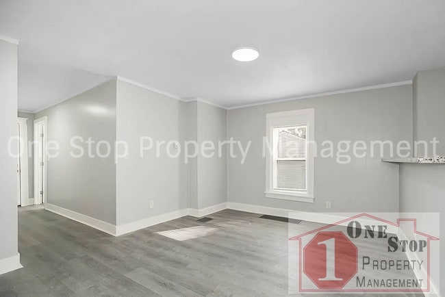 Building Photo - Charming 4-bedroom, 2-bath in Kansas City