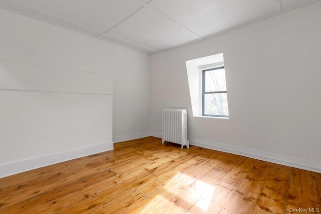 Building Photo - 46 Voorhis Ave