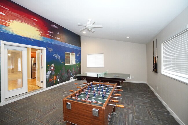 Building Photo - 11565 W Zachery Ave