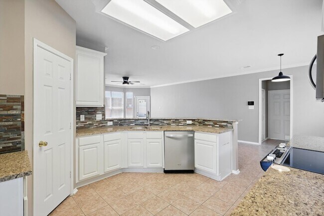 Building Photo - 3412 Pueblo Dr