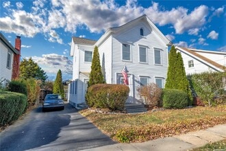 Building Photo - 231 5th Ave