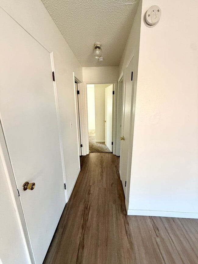Building Photo - 2BR/1BA Fourplex Near Clark College