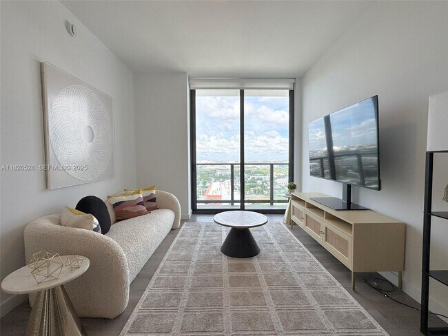 Building Photo - 1642 NE 1st Ave