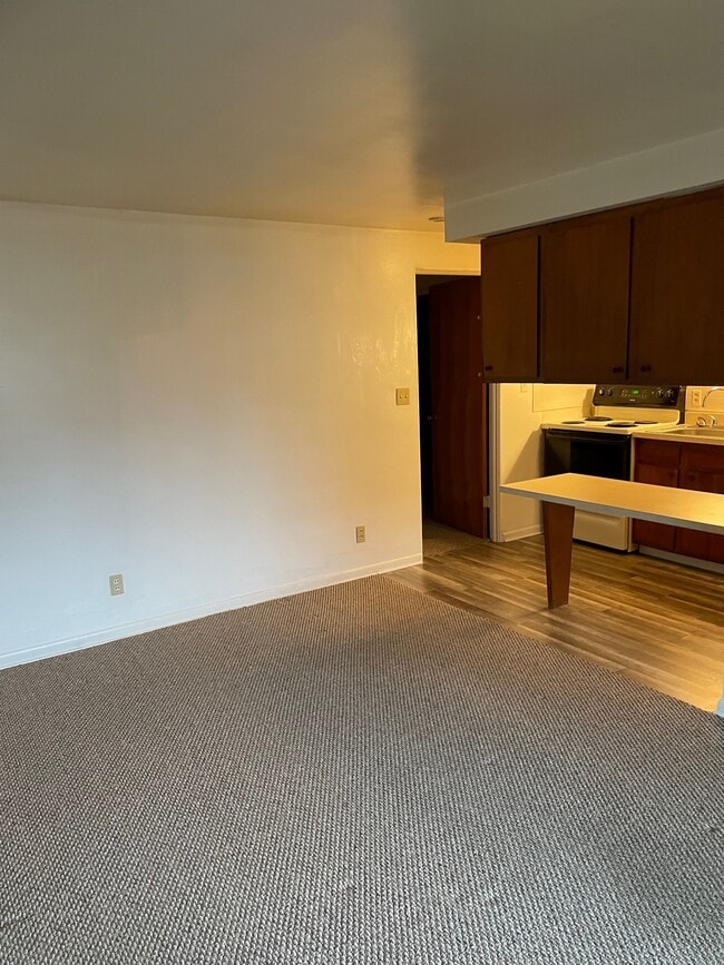 Building Photo - 105 Gilson Ave