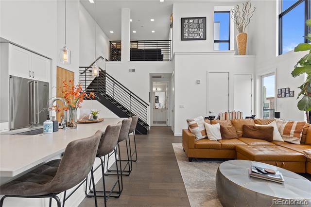 Building Photo - 1735 Central St