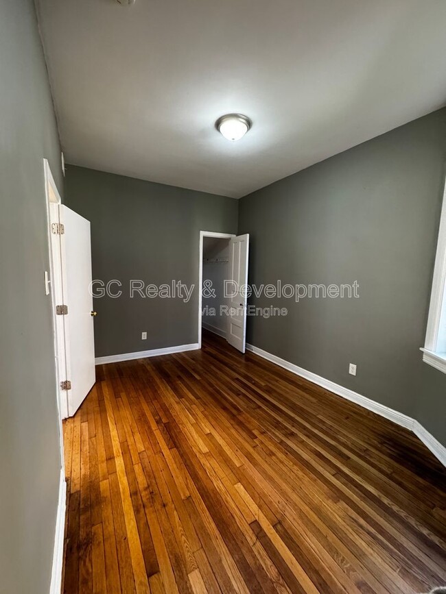 Building Photo - 11347 S King Dr