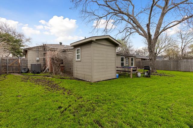 Building Photo - 4016 Acacia St