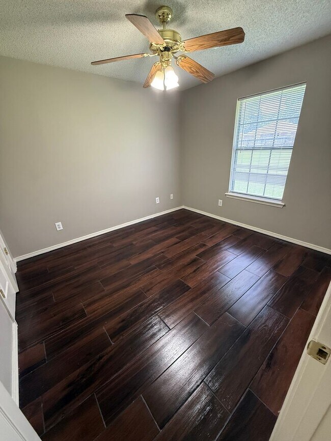Building Photo - 1826 Ingalls Ln