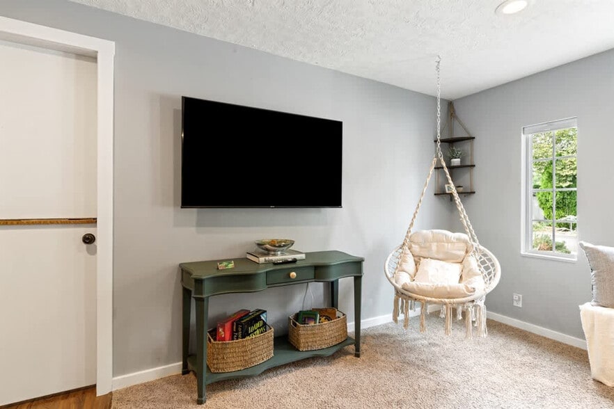 Building Photo - 3413 W Sunset Ave