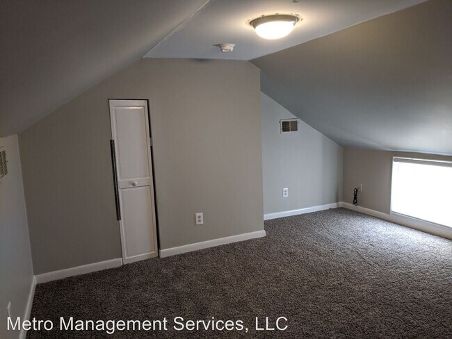 Building Photo - 2 br, 1 bath House - 741 Vine St