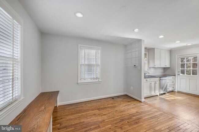 Building Photo - 2355 N Quincy St