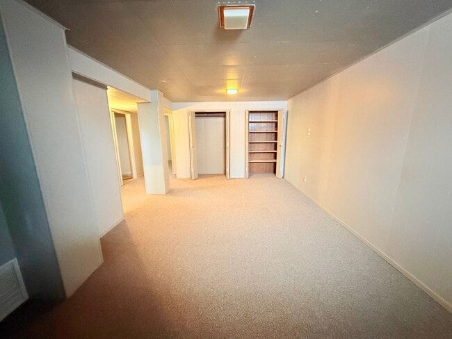 Building Photo - Beautiful 3 Bed 2 Bath Home