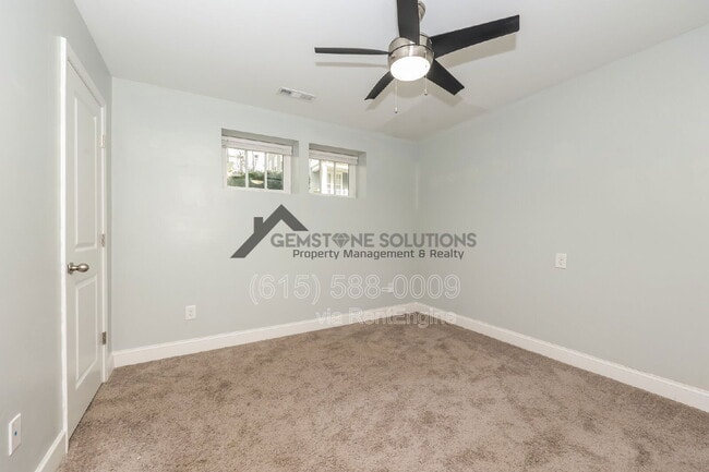 Building Photo - 345 Kara Ln