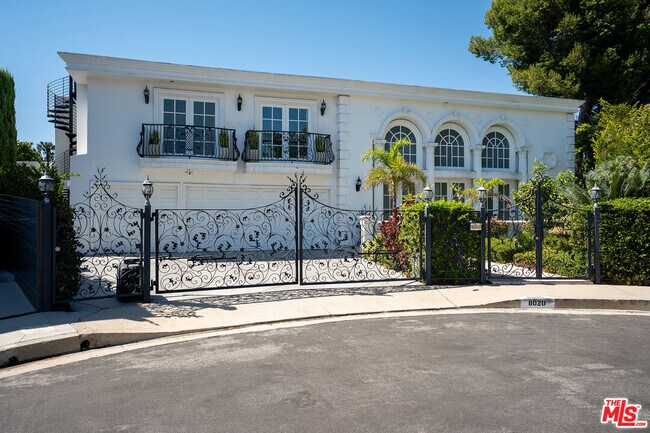 Building Photo - 8020 Zeus Dr