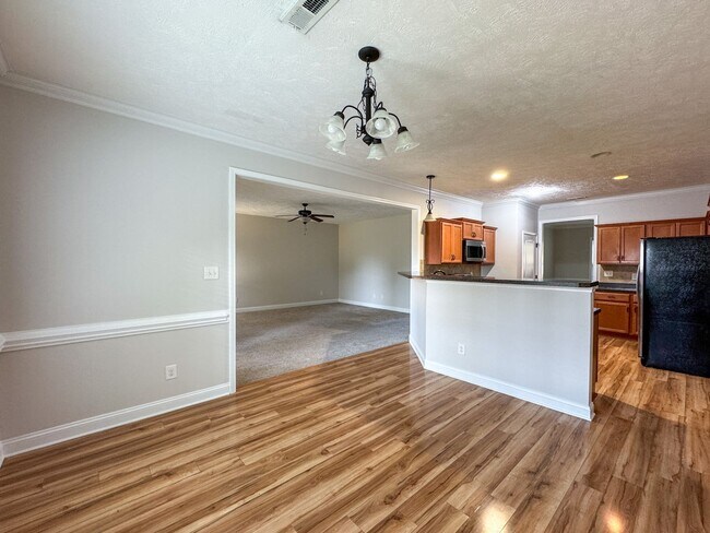 Building Photo - 2423 Kimbolton Drive