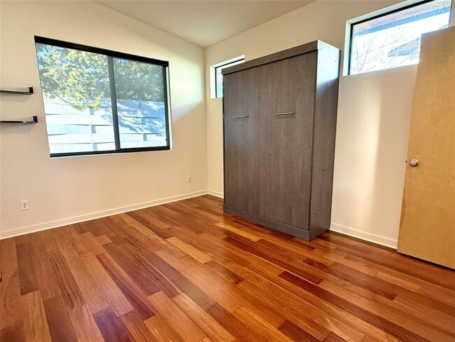 Building Photo - 416 Starlight Vlg Lp