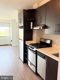 Building Photo - 5500 Friendship Blvd