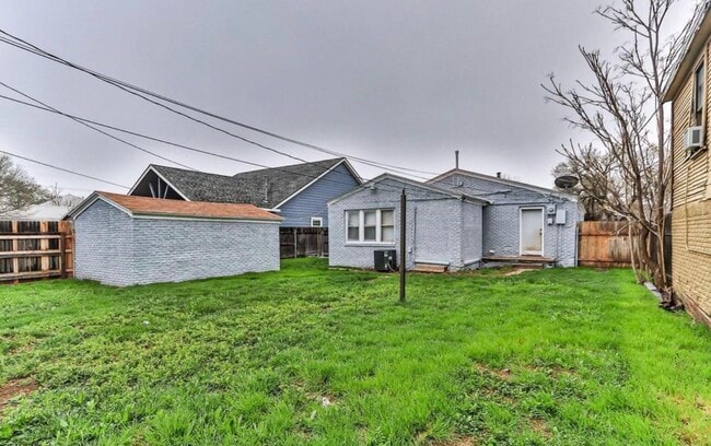 Building Photo - 2310 15th St