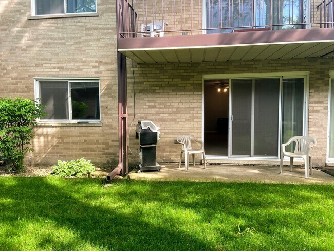 Building Photo - 5961 North East Circle Avenue