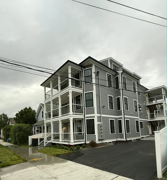 Building Photo - 93 Grant St