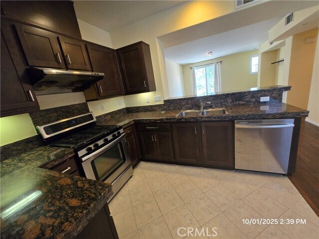 Building Photo - 17871 Shady View Dr