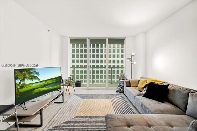 Building Photo - 500 Brickell Ave