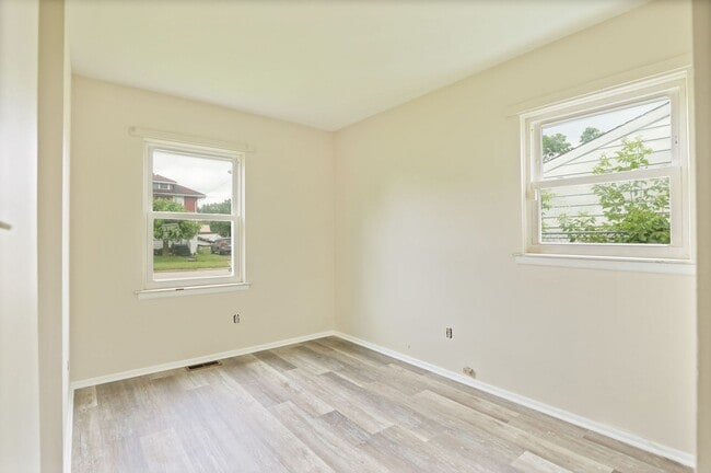 Building Photo - You won't want to miss this home