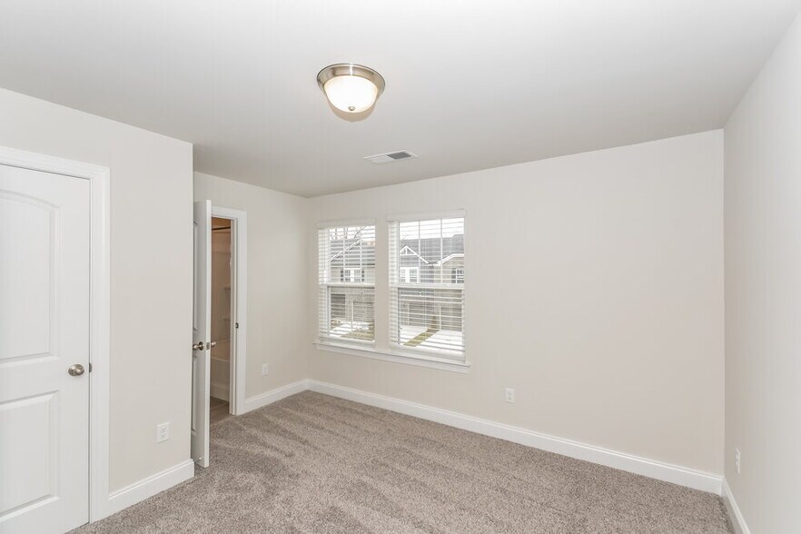 Building Photo - 1723 Tahoma Dr