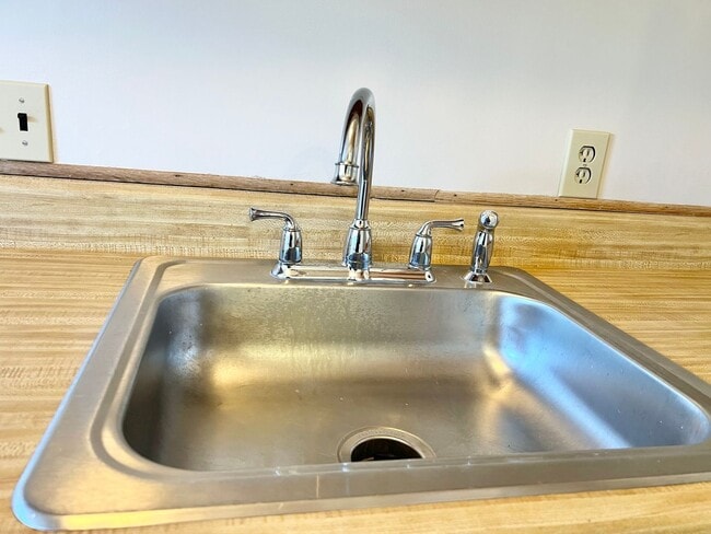 Building Photo - ***Waterfront Condo W/S/T INCLUDED!