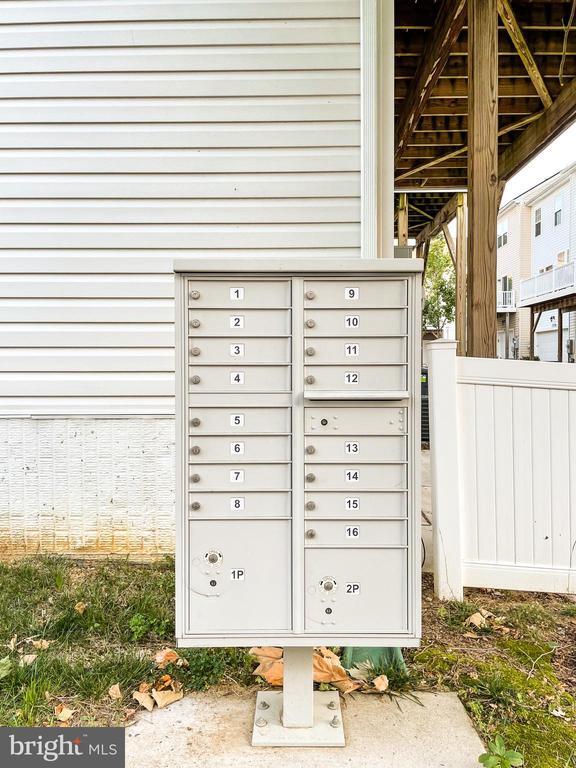 Building Photo - 3541 Woodlake Dr