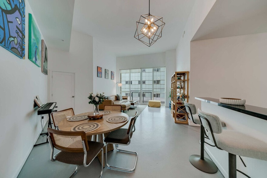 Building Photo - 235 NE 2nd St