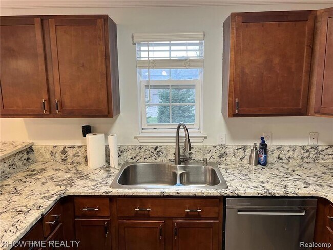 Building Photo - 8357 Williamstown Dr